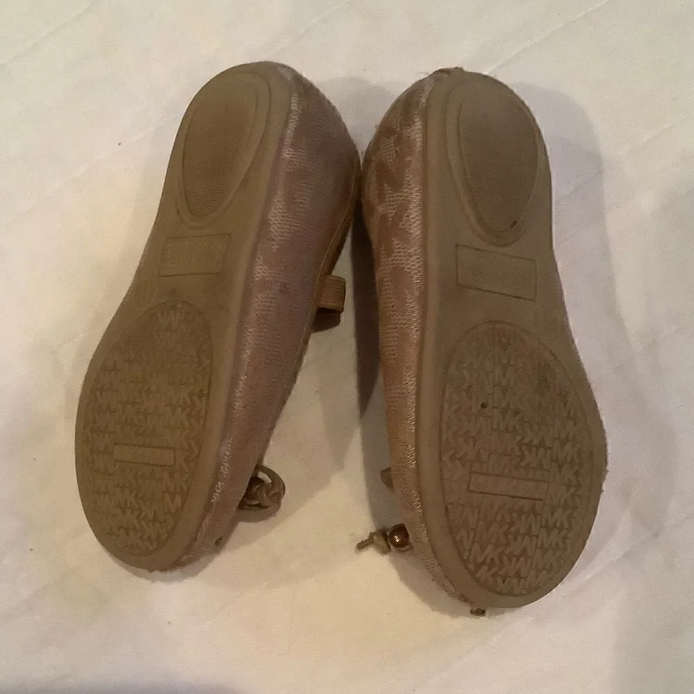 Michael Kors toddler size 6 tan dress shoes